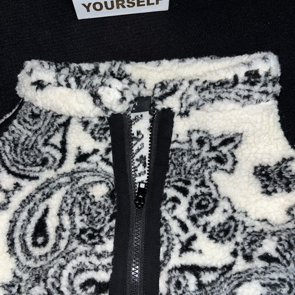 VICI Black & White Plush Sweater half zipper - Picture 8 of 14